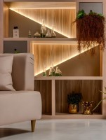 Дизайнерский современный стеллаж деревянный с подсветкой и со шпоном
